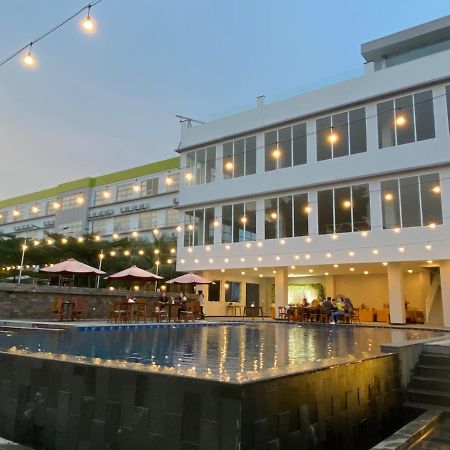 Airish Hotel Palembang Dış mekan fotoğraf