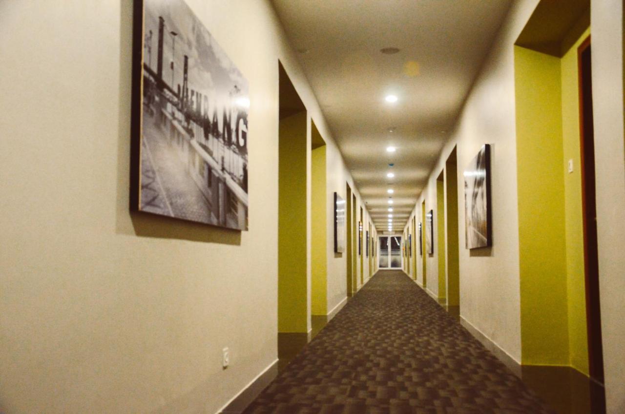 Airish Hotel Palembang Dış mekan fotoğraf