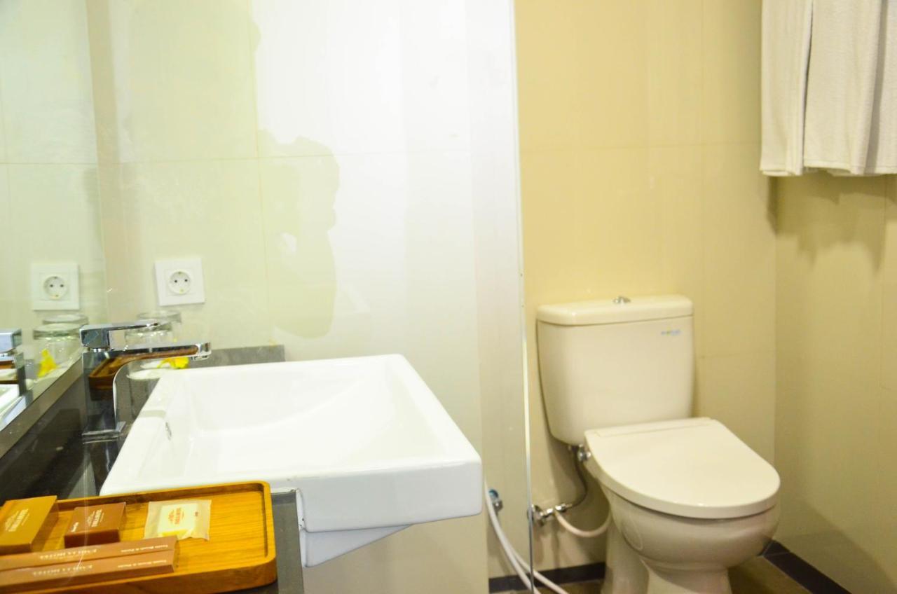 Airish Hotel Palembang Dış mekan fotoğraf
