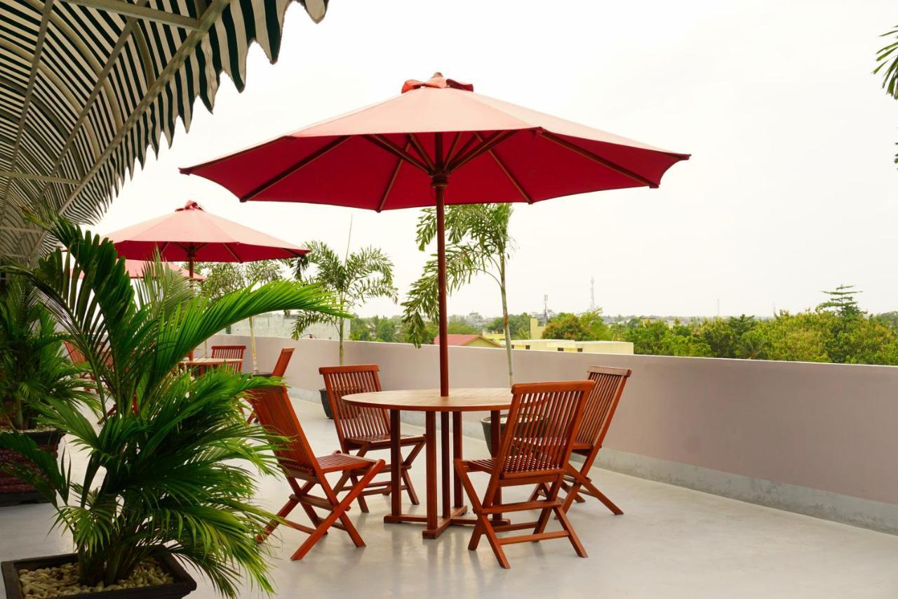 Airish Hotel Palembang Dış mekan fotoğraf