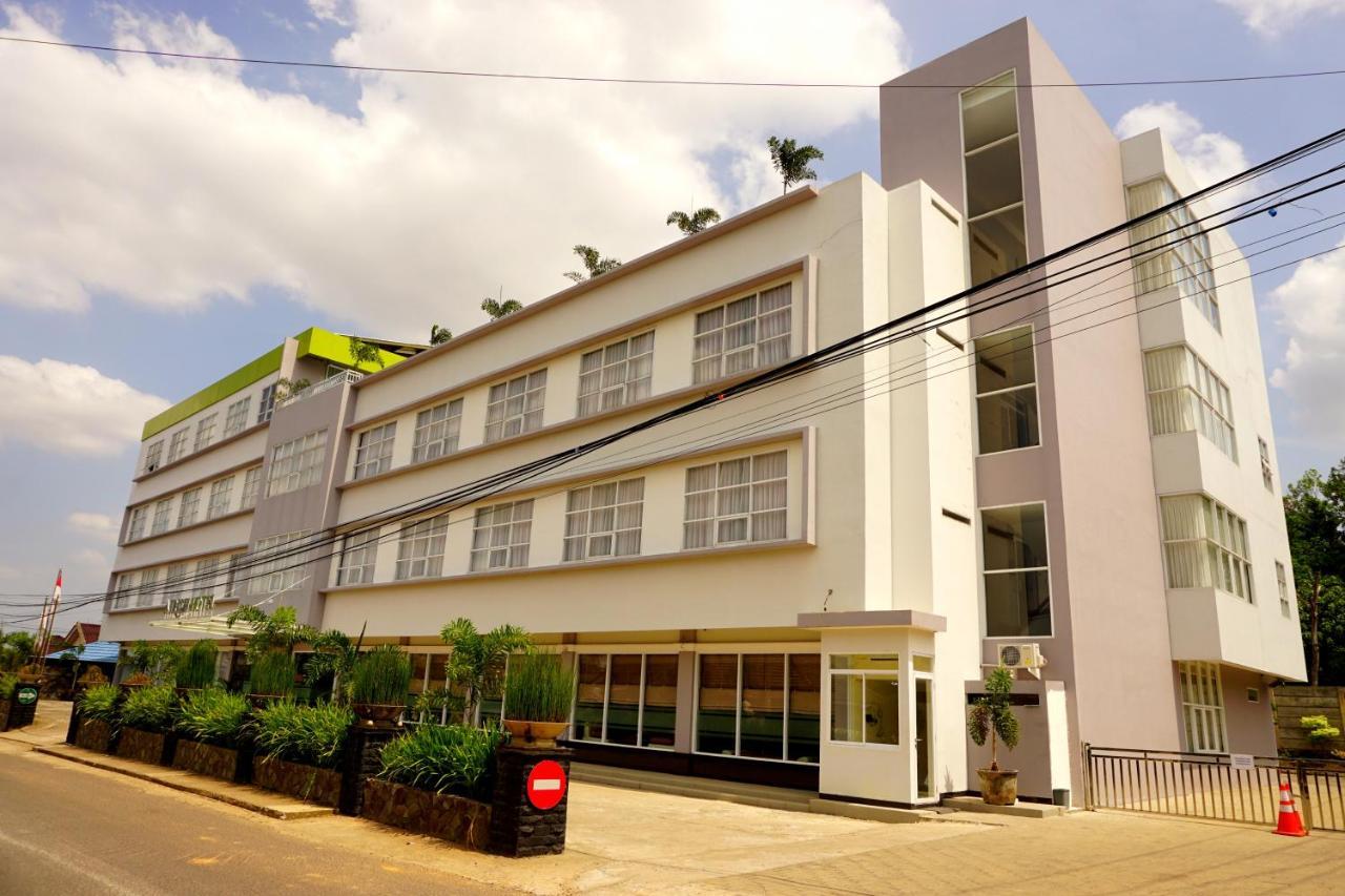 Airish Hotel Palembang Dış mekan fotoğraf